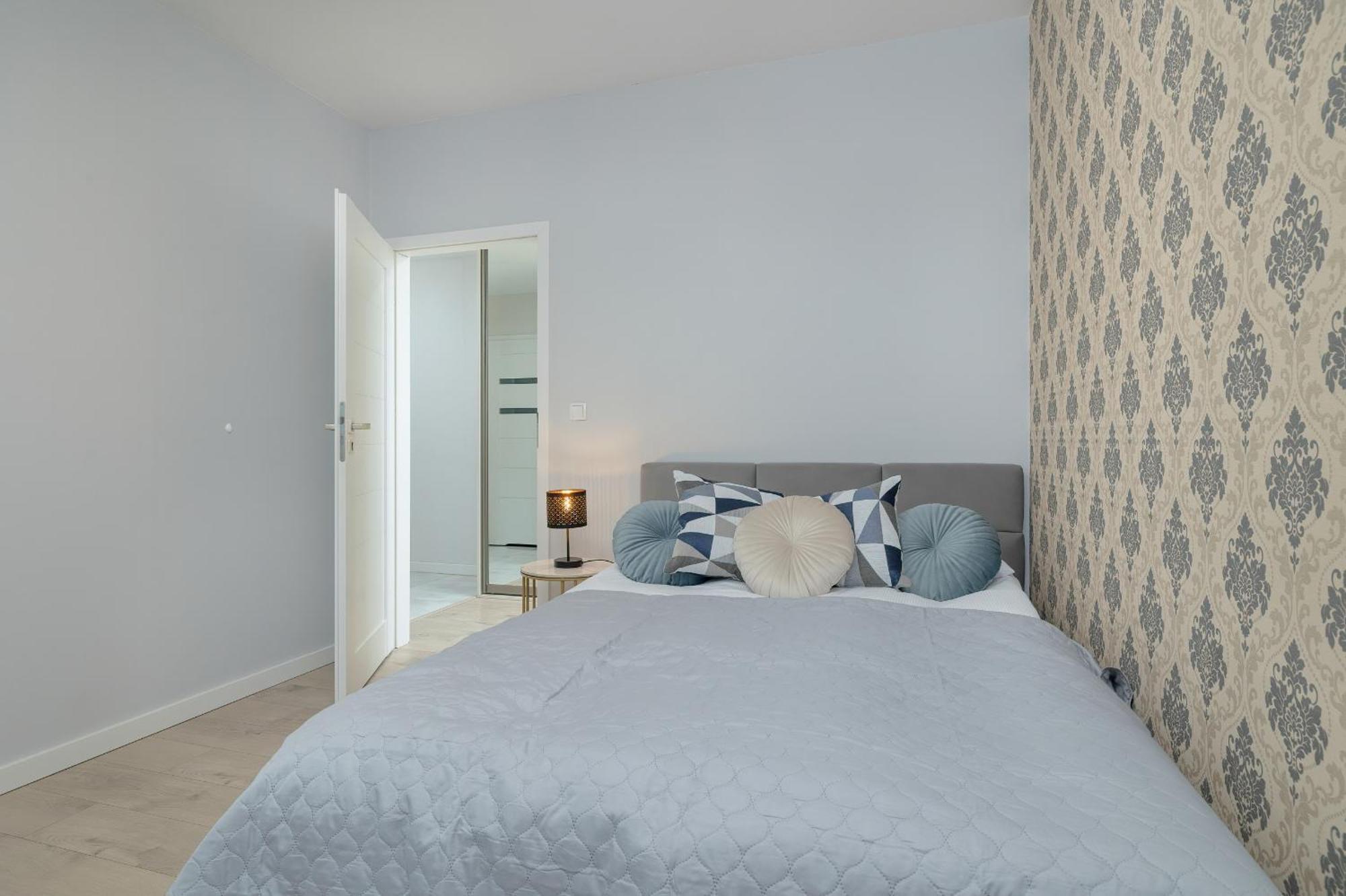 Cozy Pachonskiego With Balcony And Parking By Renters Apartment Krakow