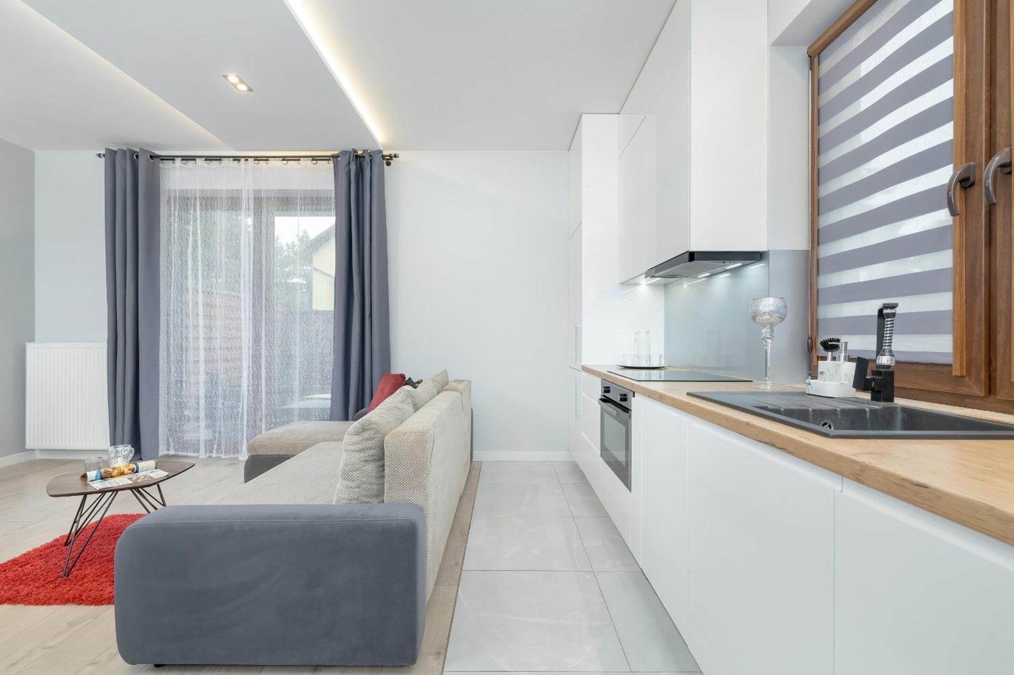 Cozy Pachonskiego With Balcony And Parking By Renters Apartment